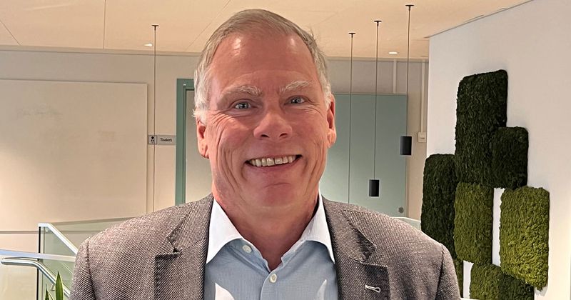 Magnus Petersson, ny fastighetschef på Signalisten, som ler mot kameran.