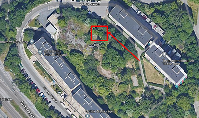 Flygbild över Västra vägen med röd markering där utegymmet ligger.